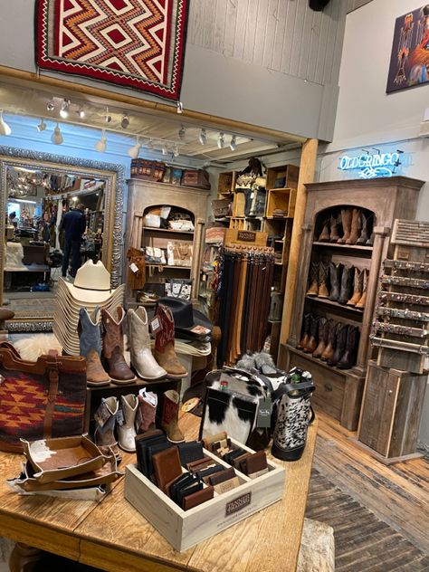 Boot Display Retail, Hat Store Display Retail Design, Cowboy Boot Display Ideas, Small Western Boutique, Tack Shop Display Retail Stores, Western Retail Display Ideas, Western Store Decor, Tack Store Display Ideas, Western Store Ideas