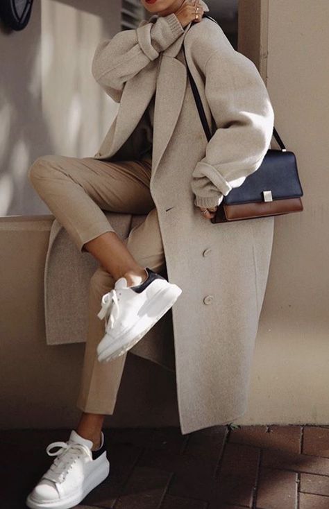 Island Fashion, Smart Casual Style, Outfit Chic, Smart Outfit, Classy Fashion, Autumn Fashion Casual, Knitted Coat, Teen Vogue, Mode Inspo