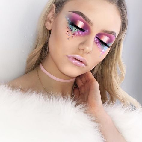 Close up Tooth-fairy ‍♂️‍��♀️TAG TAG TAG MY SWEETHEART Tooth Fairy Makeup, Glitter Tears, Circus Makeup, Artsy Makeup, Face Awards, Party Makeup Looks, Unicorn Themed Birthday Party, Fun Makeup, My Sweetheart