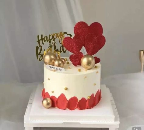 Red And White Anniversary Cake, Chocolate Anniversary Cake Ideas, Anniversary Cake Half Kg, 1 Kg Anniversary Cake Design, Cake Designs Valentines Day, Happy Anniversary Cake Design, Simple Anniversary Cake Designs, Red And White Cake Design, Cake Designs For Boyfriend