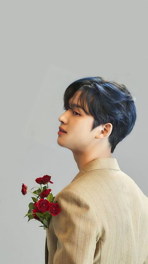 Blue Hair Color Men, Boys Hair Highlights, Hongseok Pentagon, Pentagon Wallpaper, Midnight Blue Hair, Boys Colored Hair, Pentagon Hongseok, Guy Hair, Dyed Hair Men