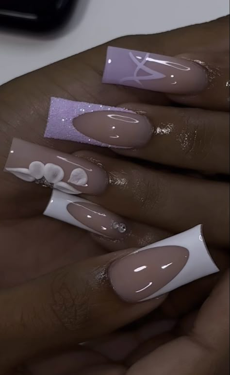 By @f0r3ign.nails_ Wedding Nails Purple And Silver, Lilac Design Nails, Purple Nails Inspo Short, Purple Initial Nails, Nails Idea Purple, Nail Ideas Acrylic Purple, Nails To Match Purple Dress, White Nails With Purple Design, Birthday Nails 16