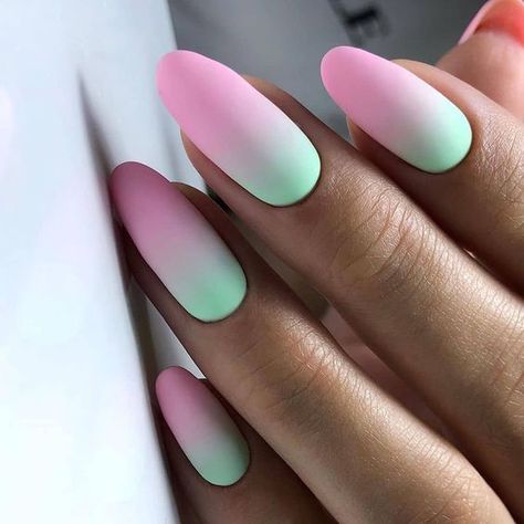 Matte pink and green ombre polish Gel Ombre, Unghie Sfumate, Pink Ombre Nails, Ombre Acrylic Nails, Matte Nails Design, Ombre Nail Designs, Gradient Nails, Manicure Y Pedicure, Fancy Nails