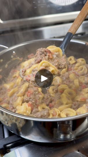 Tortellini And Ground Beef Recipes, Ground Beef And Tortellini Recipes, Tortellini Recipes With Ground Beef, Cheeseburger Tortellini, Beef Tortellini Recipes, Easy Tortellini Recipes, Tortellini Casserole, Cheese Tortellini Recipes, Tortellini Recipe