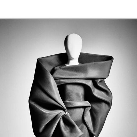 Architecture Volume, Architecture And Fashion, Madame Gres, Mini Roses, Futuristic Fashion, Chocolate Factory, Gorgeous Gowns, Pierre Cardin, Come Together