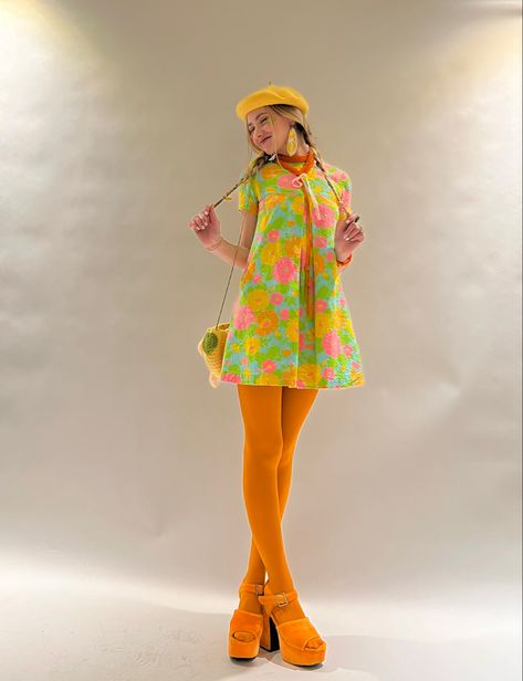 1960s Casual Outfits, Rollerskating Outfit Ideas, Dorky Outfits, 70s Funky Fashion, Colored Tights Outfit 60s, 70s Roller Skating Outfits, Muppet Fashion, Fun Colorful Outfits, Bright Outfits Aesthetic