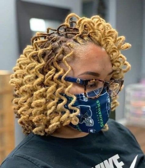 Locks Hairstyle, Dreadlocks Hairstyle, Locks Hairstyles, Small Dreads, Thick Dreads, Curly Dreads, Timeless Hairstyles, Short Dreadlocks Styles, Dreads Styles For Women