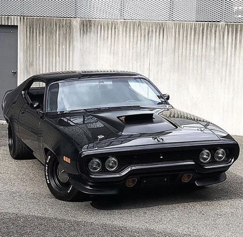 musclecars4ever 240z Datsun, Tmax Yamaha, Old Muscle Cars, Dream Vehicles, Dodge Muscle Cars, Plymouth Roadrunner, Custom Muscle Cars, Street Racing Cars, Classy Cars