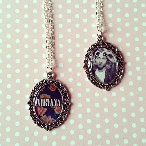 Nirvana and Kurt Cobain Cameo Necklaces by milkandpookie on Etsy Nirvana Gift Ideas, Nirvana Necklace, Pretty Lockets, Nirvana Jewelry, Nirvana Funny, Nirvana Album, Hole Band, Nirvana Band, Alt Clothes