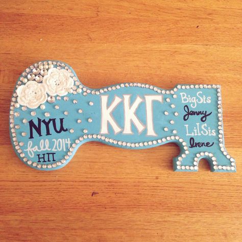 Kappa Kappa Gamma Key Plaque / Paddle 2015 Sigma Kappa Paddle Ideas, Kappa Kappa Gamma Key Paddle, Sigma Kappa Letters Painted, Kappa Delta Crafts, Kappa Kappa Gamma Key, Paddle Sorority Big, Key Ideas, Big Lil, Sorority Paddles