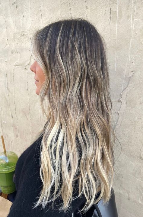 Lived In Warm Blonde, Bright Blonde Balayage On Dark Hair, Balayage Hair Dark Roots, Half Head Balayage, Root Tap Blonde, Grown Out Blonde, Aussie Hair, Blonde Light Brown Hair, Balyage Long Hair