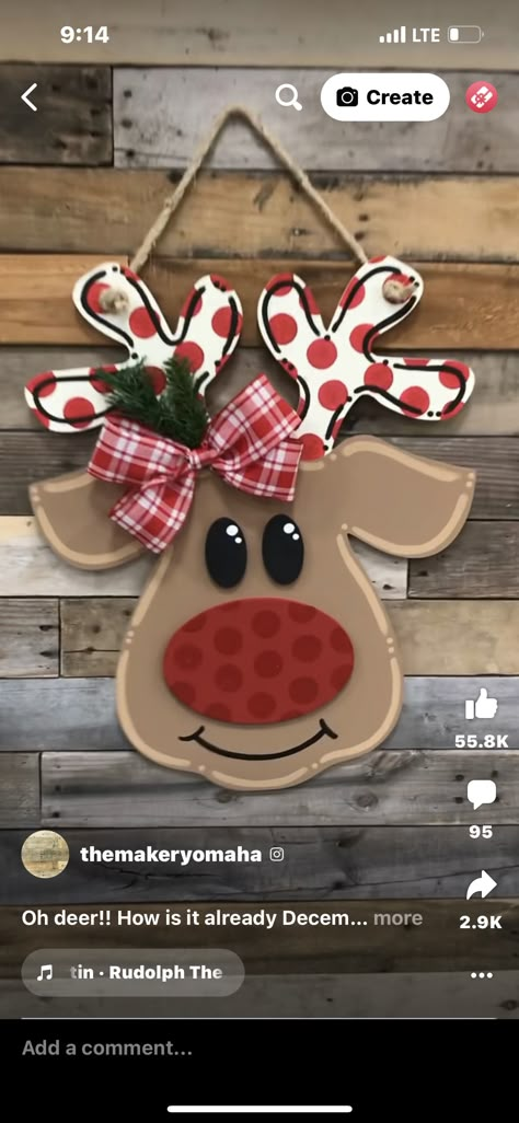 Reindeer Faces On Wood, Wooden Reindeer Diy, Wood Reindeer Diy, Reindeer Door Hanger, Reindeer Faces, Reindeer Crafts, Holiday Paintings, Country Craft Ideas, Reindeer Diy