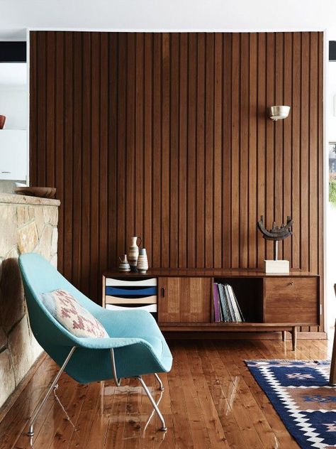 Teak paneling as a possible down stairs and in hall back wall Design Interior Modern, Fa Fal, Mid Century Living, Mid Century Living Room, Cap Ferret, Casa Vintage, Mid Century Modern Living, Mid Century Modern Interiors, Mid Century Modern Living Room