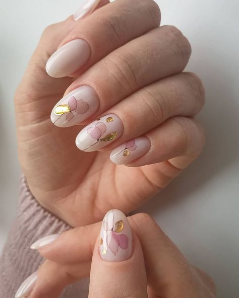 Cute Spring Nail Ideas | Spring Nails 2023 Floral Nail Ideas, Nail Tip Designs, Water Color Nails, Lilac Nails, Broken Nails, Floral Nail Designs, Cute Spring Nails, Floral Nail, Minimal Nails