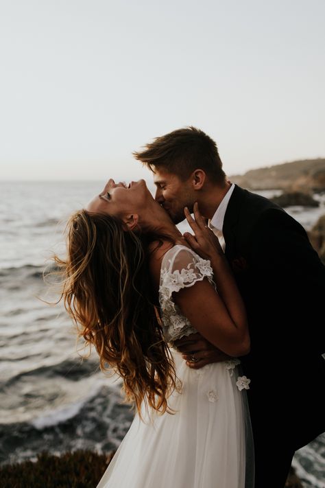 Melissa Marshall, Wedding Portrait Poses, Wedding Picture Poses, Beach Wedding Photography, Wedding Couple Poses, Groom Photo, Wedding Photos Poses, Foto Poses, Shooting Photo