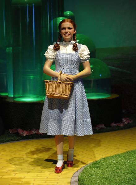 Dorothy Gale Costume, Dorthy Costume, The Wizard Of Oz Costumes, Dorothy Halloween Costume, Dorothy Wizard Of Oz, Dorothy Costume, Wizard Of Oz 1939, Dorothy Gale, Silver Cocktail Dress