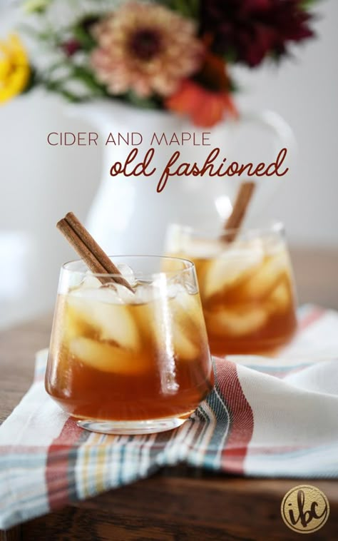 Spiced Bourbon Apple Cider, Fall Cocktail Recipes Bourbon, Fall Cocktails With Bourbon, Fall Cocktails Bourbon, Maple Liquor Cocktails, Halloween Old Fashioned, Bourbon Cider Cocktail, Maple Old Fashioned Recipes Cocktail, Halloween Bourbon Cocktails