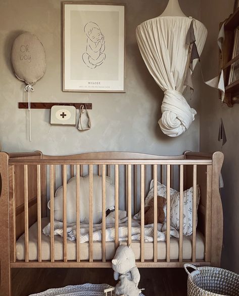 Limewash Nursery, Small Nursery Room, Barn Rum, Baby Barn, Baby Zimmer, Nursery Room Inspiration, Baby Furniture, Baby Nursery, Baby Room