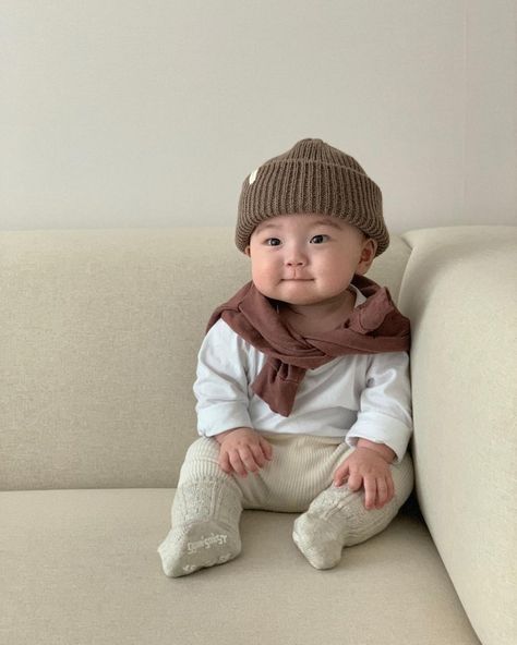 Kids Street Style, Newborn Mom, Baby Boy Pictures, Baby Prince, Father And Baby, Baby Ootd, Newborn Boy Clothes, Baby L, Korean Babies