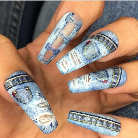 A good pair of jeans will never go out of style, especially when they're on a set of nails. Jean Nails, Jeans Nails, Harley Quinn Nails, Denim Nails, Fly Nails, Diy Pedicure, Painting Nails, Natural Nail Art, Fantasy Nails