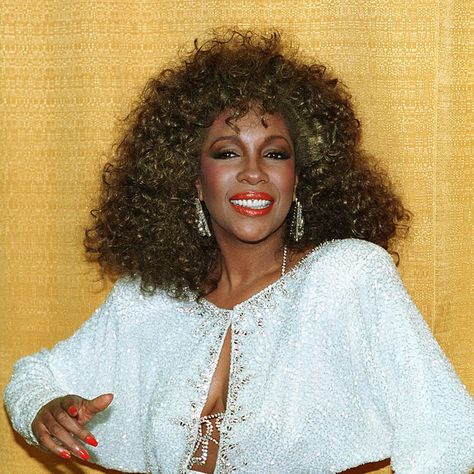 20 Photos That Look Back At Mary Wilson's Supreme Style Famous Black People, Mary Wilson, Famous Black, Rest In Peace, Apple News, Black People, Looking Back, Hat Fashion, Over The Years