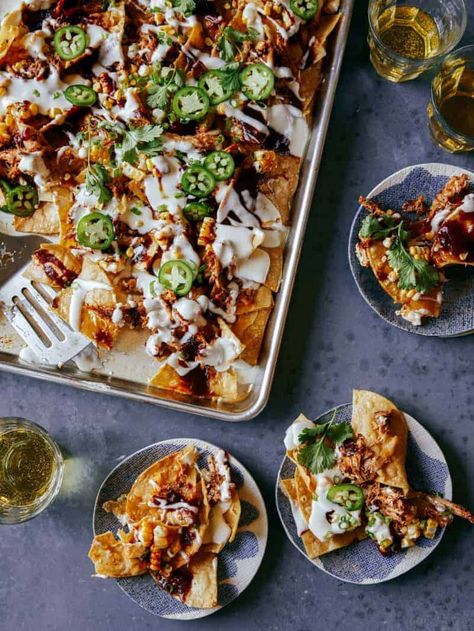 Chipotle Chicken Nachos, Pan Quesadilla, White Cheese Sauce, Sheet Pan Nachos, Pan Nachos, Sheet Pan Meals Chicken, Nachos Recipe Easy, Pan Chicken Recipes, Spoon Fork Bacon