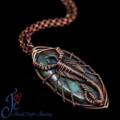 Wire wrapped scorpion on chrysocolla ***SOLD*** Wrapping Crystals, Diy Jewelry Tutorials, Wire Wrapped Jewelry Tutorials, Ankle Jewelry, Wire Jewelry Designs, Jewelry Words, Wire Wrapping Crystals, Boho Style Jewelry, Rustic Jewelry