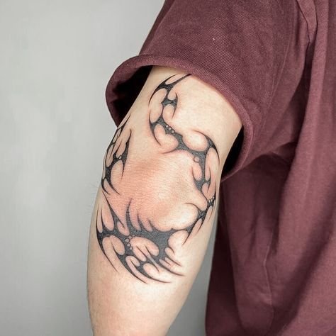 Thumb Tattoos, American Traditional Tattoo Ideas, Traditional Tattoo Ideas, Armband Tattoos, Sigil Tattoo, Sick Tattoo, Elbow Tattoos, Tatuaje A Color, Stylist Tattoos