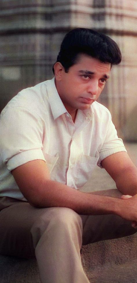 Nayakan 1987 Kamal Hassan Wallpaper, Kamal Hassan Vintage, Nayakan 1987 Kamal Hassan, Kamal Hassan Wallpapers, Nayakan 1987, Kamal Hassan, Mobile Wallpaper Android, Movie Pic, Social Activist