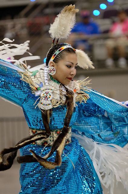 Indigenous Medicine, Fancy Shawl Regalia, Powwow Dancers, Powwow Outfits, Fancy Shawl, Native American Dance, Powwow Regalia, Jingle Dress, Native American Regalia