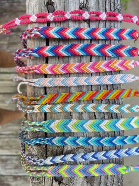 Tropical Bracelet Colors, Colors For Friendship Bracelets, Bracket Color Ideas, Friendship Bracelets Colour Combo, Bracelet Ideas String Colors, Friendship Bracelet Ideas String, Summer Color Bracelets, Chevron Friendship Bracelets Color Ideas, Triple Diamond Friendship Bracelet