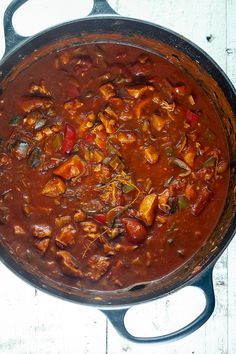 Kip goulash Chicken Goulash, Eastern European Recipes, Chicken Crockpot, Dutch Recipes, Goulash, European Food, Yum Yum Chicken, Christmas Games, No Cook Meals