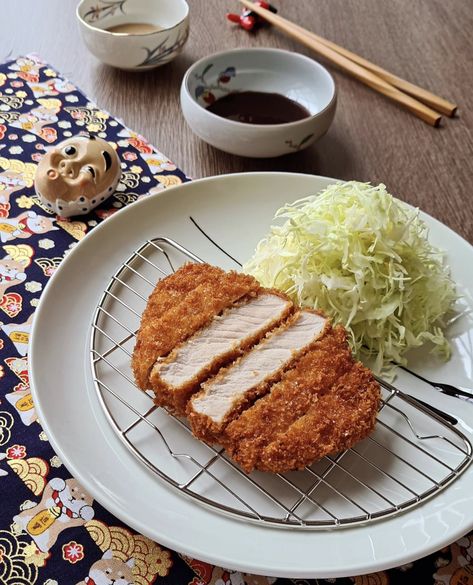 Tonkatsu Tokyo Food, Matcha Dessert, Japanese Dining, Savory Pancakes, Western Food, Miso Soup, Metropolis, Japanese Food, Food Lover