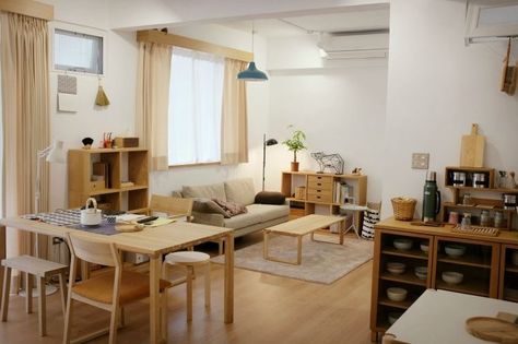 Minimalist Apartment Decor, Muji Home, Japanese Apartment, Modern Apartment Decor, Small Apartment Bedrooms, Japanese Home Decor, Minimalist Apartment, Japanese Interior, Minimalist Home Decor