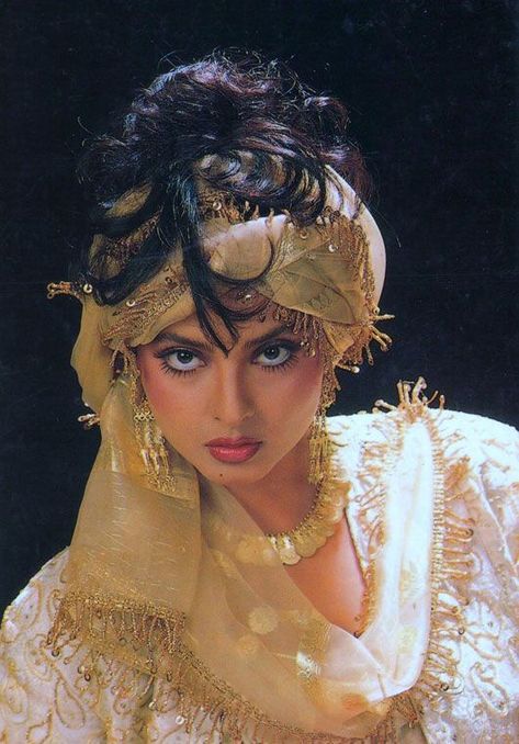 Pretty References, Liz Core, Rekha Ji, Rekha Actress, Bollywood Makeup, Bollywood Aesthetic, South Asian Art, Retro Bollywood, 90s Bollywood