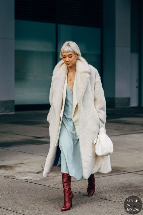 Kim Jones, New York Street Style, New York Fashion Week Street Style, Fashion Vibes, Nyfw Street Style, Popsugar Fashion, Cooler Look, Looks Street Style, Red Boots