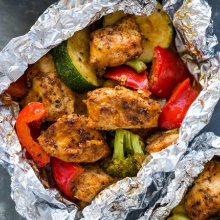 Foil Pack Cajun Chicken and Veggies - Gimme Delicious Cajun Chicken And Veggies, Low Carb Cajun, Chicken Foil Packets, Foil Pack Dinners, Foil Packet Dinners, Foil Pack Meals, Foil Dinners, Foil Packet Meals, Foil Packet