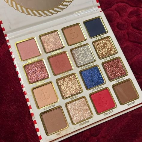 Kylie Jenner palette Kylie Jenner Palette, Kylie Cosmetics, Kylie Jenner, Brand New, Jewelry Watches, Plus Fashion, Outfit Inspo, I Love, Fashion Tips