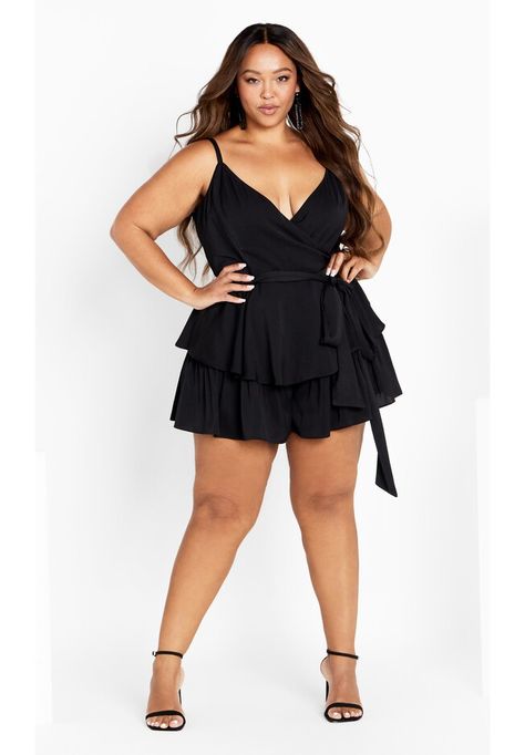 Oval Body Shape, Wrap Playsuit, Plus Size Party, Look Plus Size, Black Playsuit, Plus Size Romper, Plus Size Jumpsuit, Party Look, Date Night Dresses