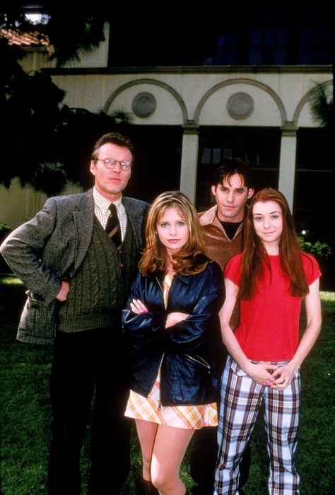 Buffy the Vampire Slayer - Season 1 Promo Rupert Giles, Willow Rosenberg, Buffy Style, Charisma Carpenter, Michelle Trachtenberg, Eliza Dushku, Buffy Summers, David Boreanaz, Alyson Hannigan