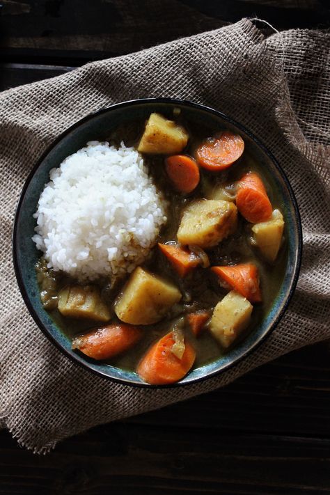 Kare Raisu (Japanese Curry Rice) – NO EGGS OR HAM Kare Raisu, Japanese Curry Rice, Tonkatsu Sauce, Mushroom Broth, Japanese Curry, Curry Rice, Japanese Rice, Rice Wine Vinegar, Rice Wine