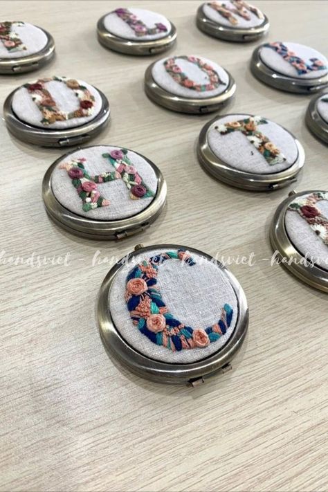 #Handembroidered
#pocketmirror
#mirrorforwoman
#embroideredmirror
#handsviet Embroidered Jewellery, Resin Mirror, Mirror Letters, Embroidery Mirror, Mini Embroidery, Mirror Embroidery, Pocket Mirrors, Wooden Christmas Decorations, Embroidered Pocket