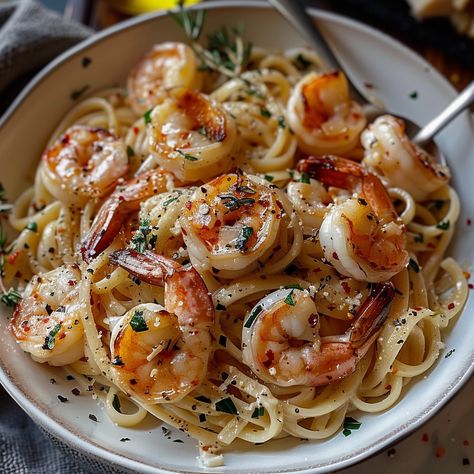 Garlic Butter Shrimp Scampi Linguine Recipe - Simply Recipes - Fewer Worries, More Delight Seafood Linguine Recipe Tomato, Linguine And Shrimp Recipes, Scampi Butter Recipe, Garlic Butter Shrimp Scampi, Shrimp Linguine Recipe, Shrimp Linguini, Shrimp Scampi Linguine, Linguini Pasta, Seafood Pasta Dishes