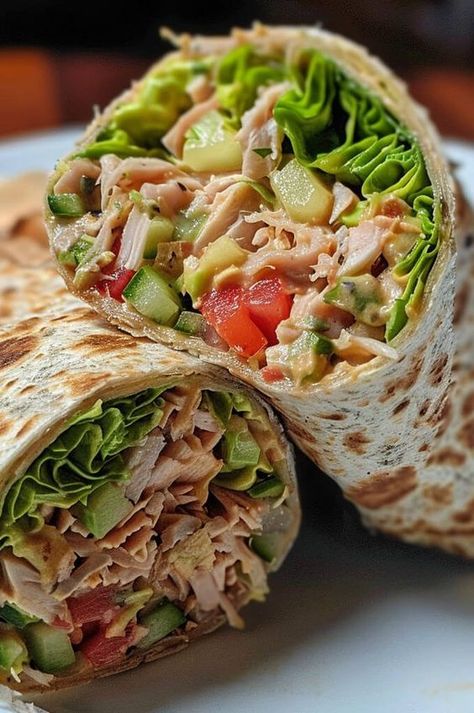 Tuna Wraps Recipes Healthy, Supper Wrap Ideas, Tuna Salad Wrap Recipe, Healthy Tuna Wrap, Healthy Summer Lunch Recipes, Tuna Wrap Recipe Healthy, Healthy Wraps For Dinner, Recipes With Tuna, Tuna Wrap Recipe