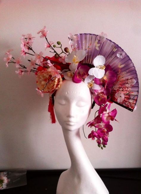 Head With Flowers, Closet Capsule, Hair Projects, Flower Headdress, Headpiece Diy, Crazy Hats, Headpiece Jewelry, Mannequin Head, Head Accessories