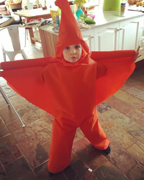 Inspiration & Accessories: DIY Starfish Halloween Costume Ideas for Toddlers #seastar #ocean #oceania #schoolplay #costumeideas #handmade #kidscostumes #fun #love #dressup #seastarcostume Starfish Costume Diy, Ocean Costume Ideas, Fish Fancy Dress, Ocean Costume, Starfish Costume, Funny Family Costumes, Diy Starfish, Under The Sea Costumes, Family Costumes Diy