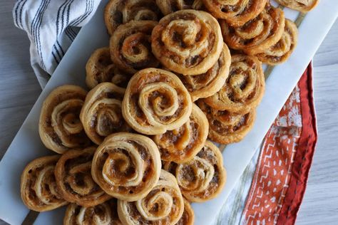 Breakfast Pinwheels, Breakfast Finger Foods, Sausage Pinwheels, Ketone Recipes, Three Ingredient Recipes, Peanut Butter Balls Recipe, Pinwheel Appetizers, Thanksgiving Breakfast, Pinwheel Recipes