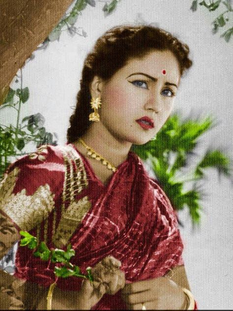 Meena Kumari Mina Kumari, Feminine Icons, Meena Kumari, Indian Retro, Egyptian Movies, Film World, Retro Bollywood, Indian Film, Vintage Bollywood