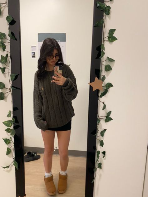 mini skirt, sweater, uggs, outfit inspo Ugg Mini Skirt Outfit, Summer Ugg Outfits, How To Style Mini Uggs, Black Converse Outfit Winter, Uggs With Skirt, Black Skirt With Tights, Black Mini Skirt Fits, Mini Skirt And Sweater Outfit, Mini Black Skirt Outfit