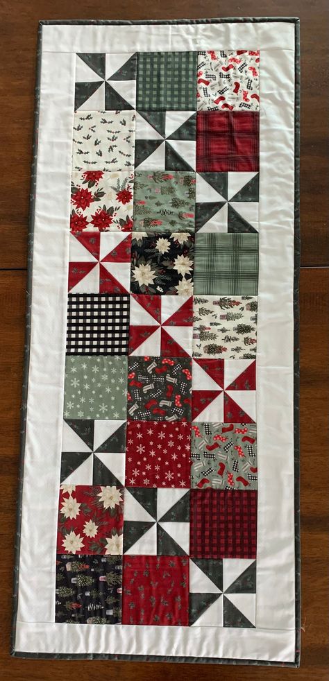 Quilt Table Runners Christmas, Diy Quilt Table Runner, Scrappy Table Runners, Patchwork Bed Runner, Christmas Runners Table Ideas, Sewn Table Runner, Quilted Christmas Table Toppers, Square Quilted Table Toppers Patterns, Snowman Table Runner Pattern